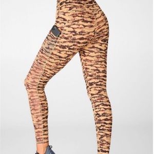 5 different pairs!! 5 pairs of Fabletics! leggings